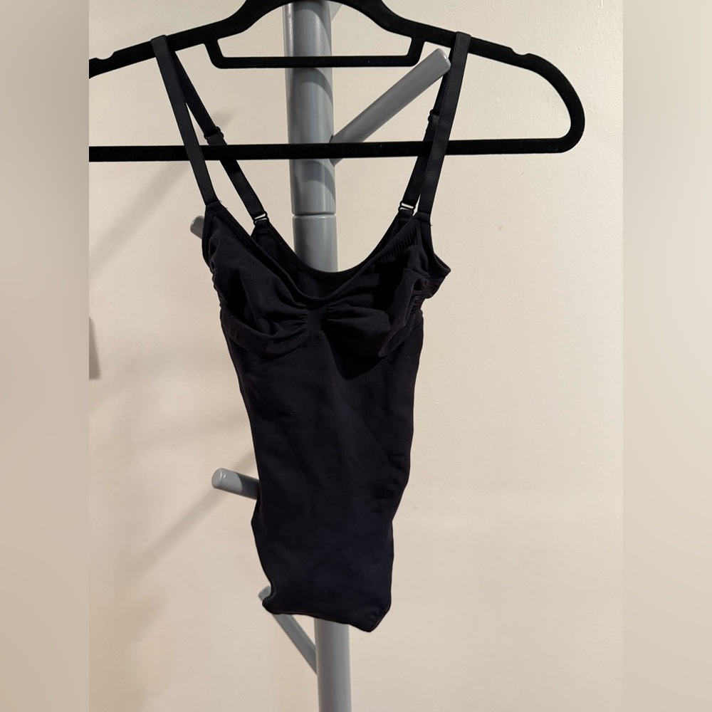SKIMS- Seamless Sculpt Thong Bodysuit